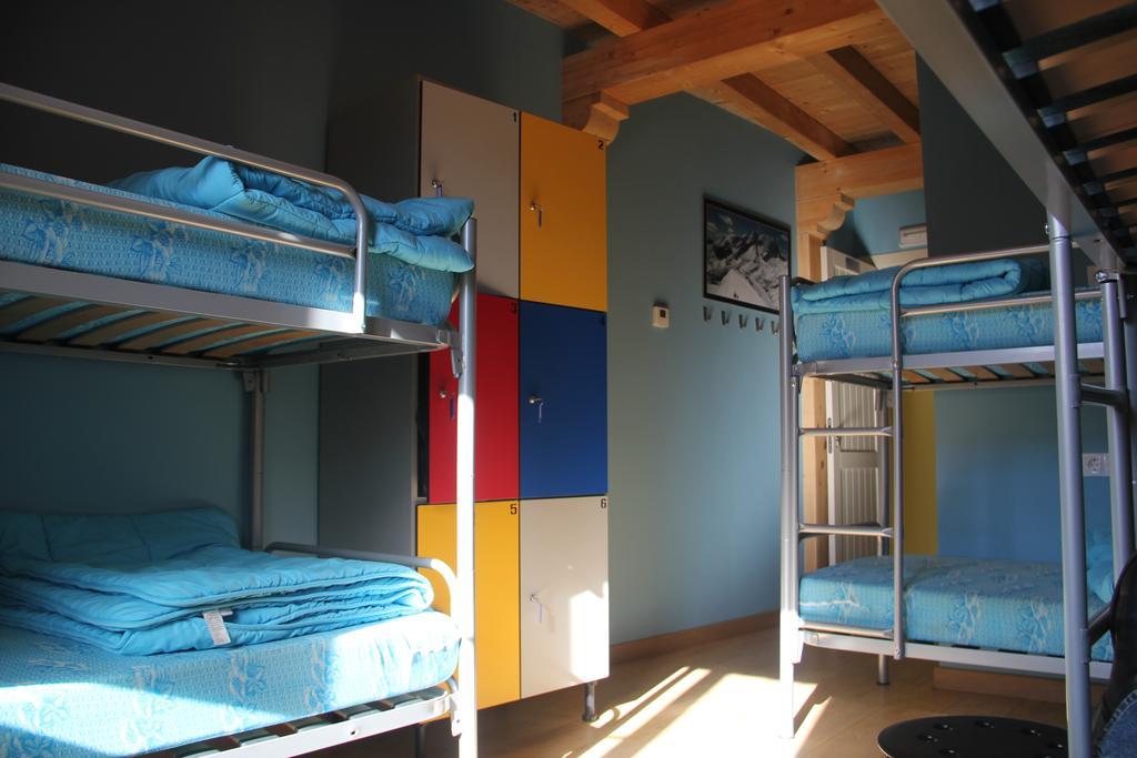 Hostel Curavacas Triollo الغرفة الصورة